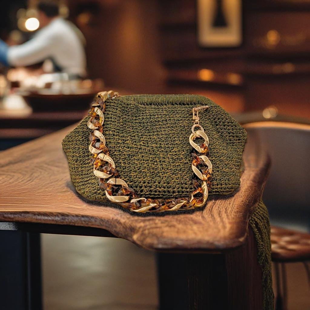 Bolso hecho a mano a crochet