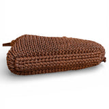 Detalle del tejido artesanal del bolso Copenhagen color Tabaco