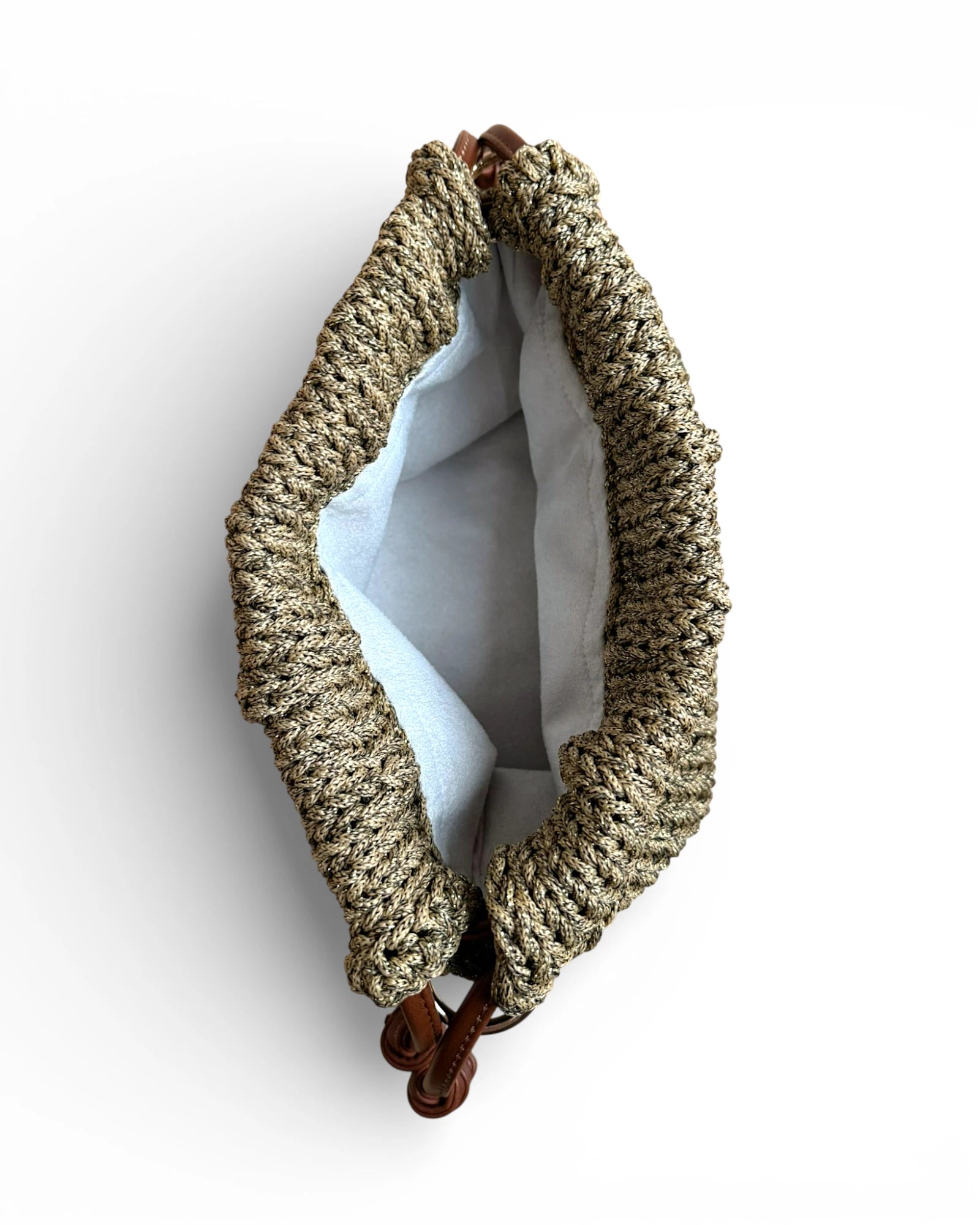 Interior del bolso Copenhagen Dorado con forro textil artesanal