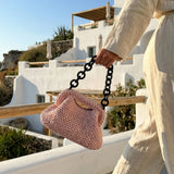 clutch rafia rosa elegante con cadena extraíble