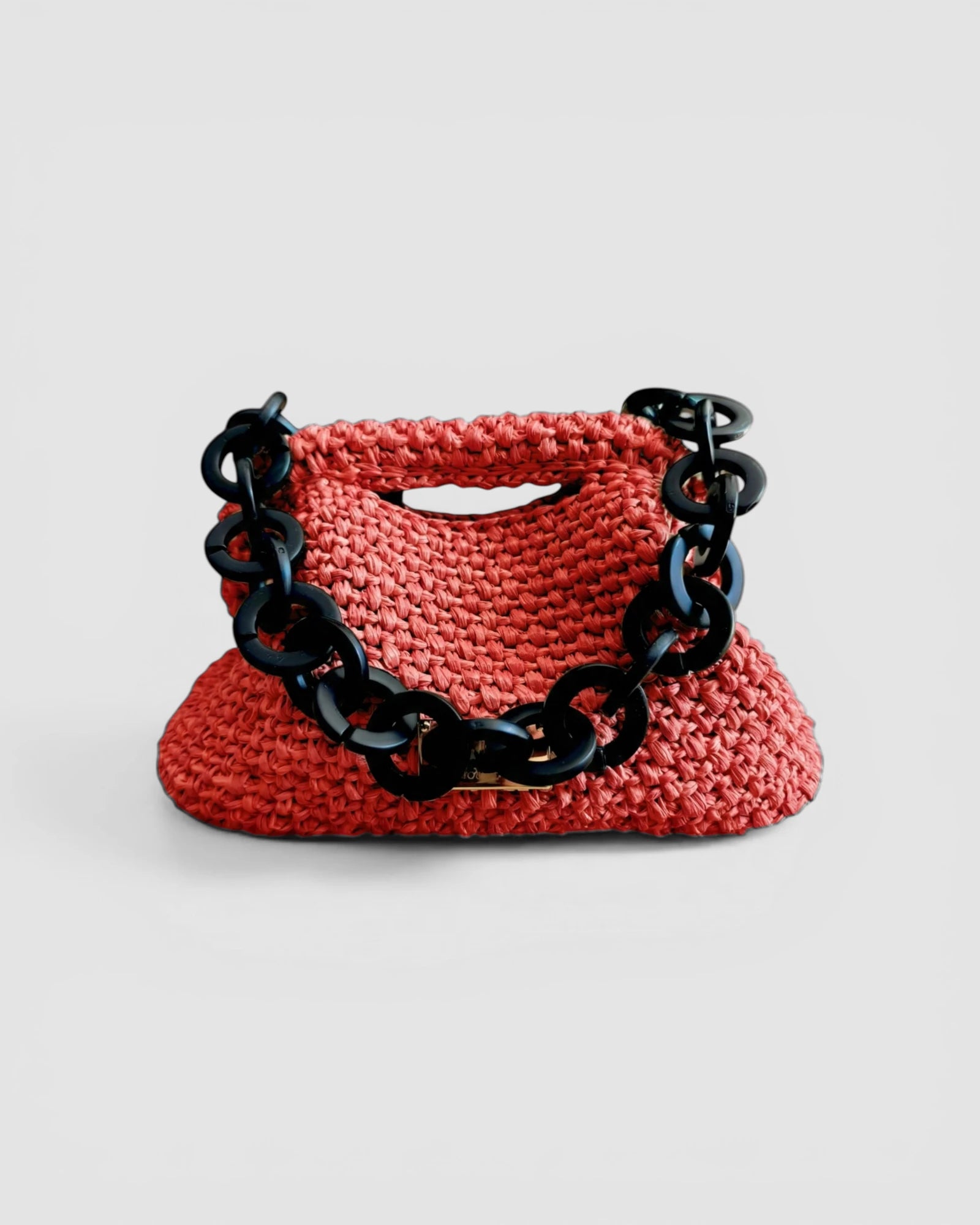 clutch de rafia rojo artesanal tejido a mano en España The Labbo