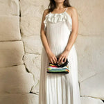 Bolso rayado con dos manos