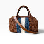 Vista trasera del bolso Bowling Urbana marrón con bandolera de ecocuero
