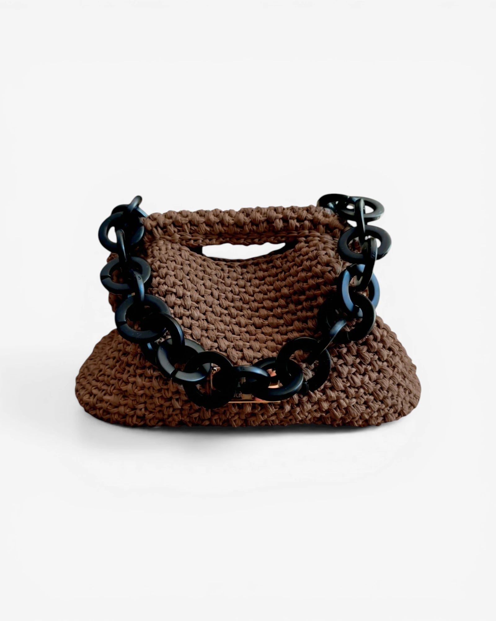 clutch de rafia marrón chocolate artesanal hecho a mano