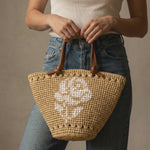 Capazo Lola está pensado para acompañar el verano con naturalidad.